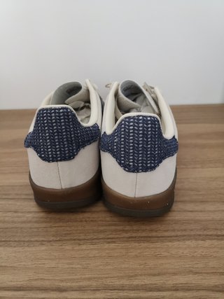 Tenis Beige y Azul