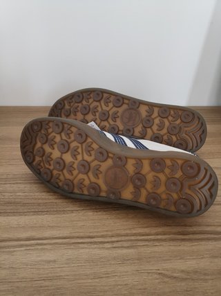 Tenis Beige y Azul