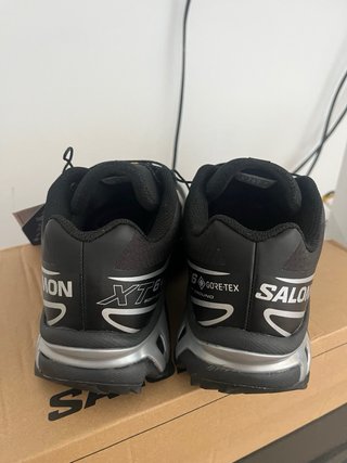 Zapatillas Salomon Gore-Tex Negras y Plateadas