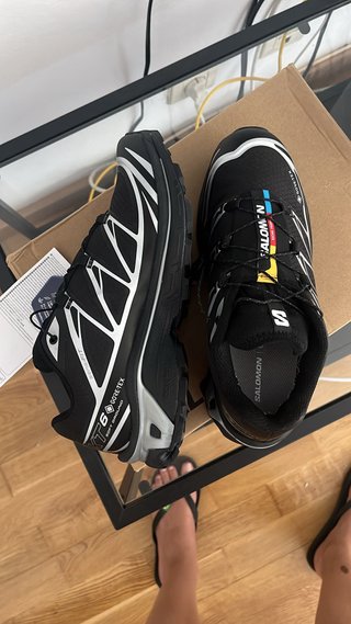 Zapatillas Salomon Gore-Tex Negras y Plateadas