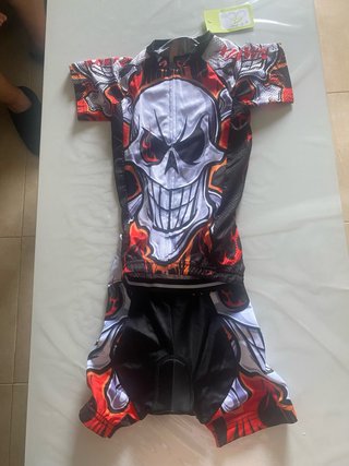 Traje Ciclismo Niño Calavera 25€ cada conjunto