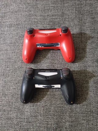 Ps4 (PlayStation 4) con 2 controller