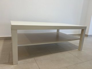 Mesa auxiliar comedor blanco.