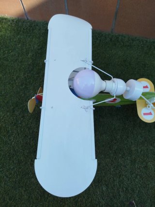 Lámpara avión cartón habitación infantil