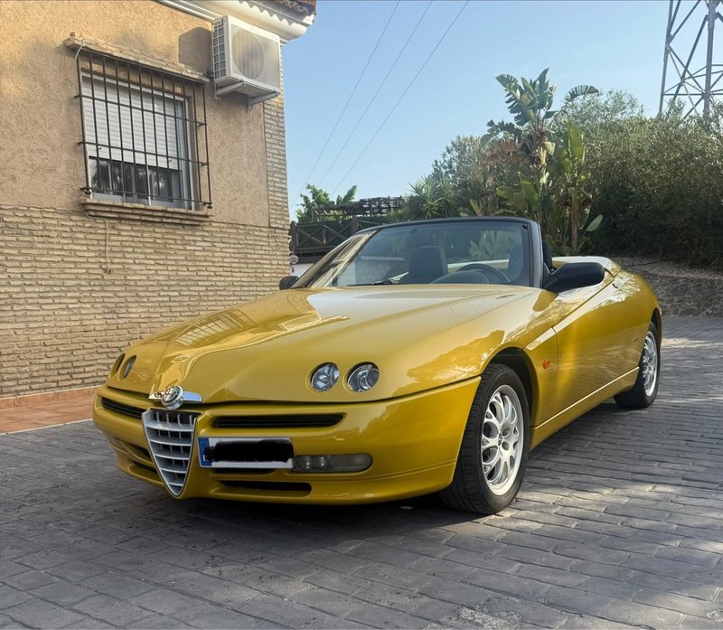 Alfa Romeo Spider 1999 - foto 1