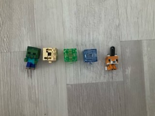 Figuras Minecraft Kinder Joy