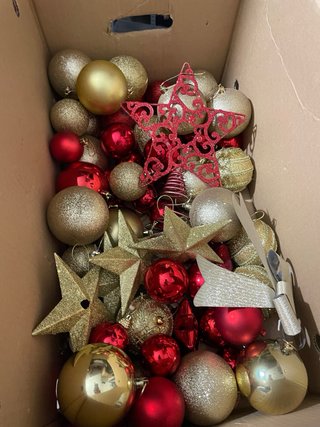 Árbol de Navidad 1.80m verde.Con adornos.