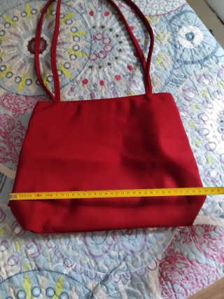 Bolso de hombro granate