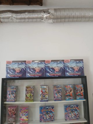 Caja Entrenador Élite Pokémon Caos Creciente