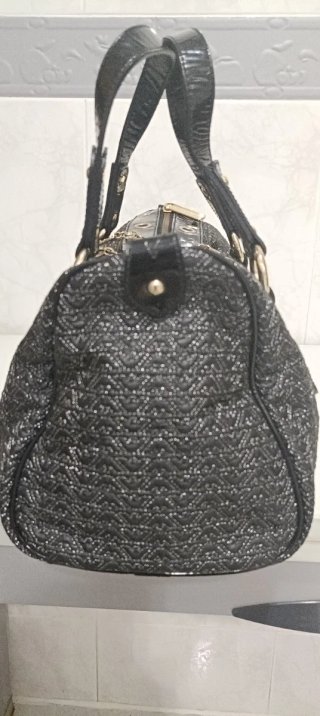 Bolso Emporio Armani Negro y Dorado