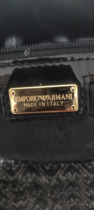 Bolso Emporio Armani Negro y Dorado