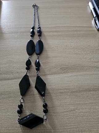 Lote 3 collares bisutería negro y gris