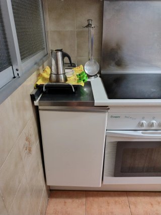 Muebles de Cocina Blanco. Se regalan sólo los mueb