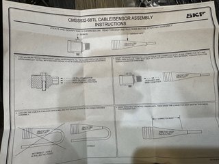 Sensor Vibraciones con su conector SKF