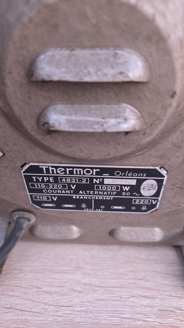 Radiadores calefactores Thermor Beige y Azul 1000w