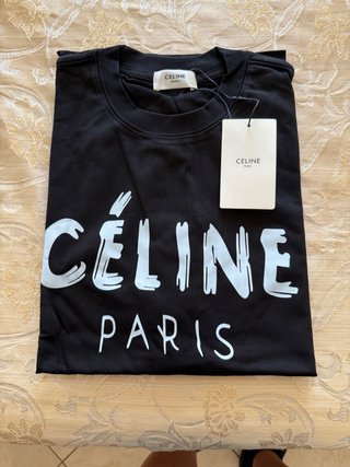 T-shirt Celine nera con stampa