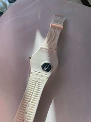 Swatch Reloj Blanco Caras y Círculos (SIN CAJA)