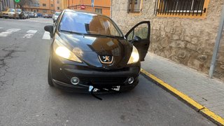 Peugeot 207 Negro