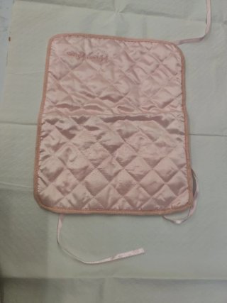Neceser acolchado rosa con cintas