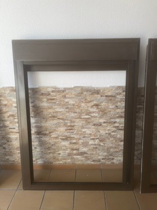 Ventana corredera aluminio marrón