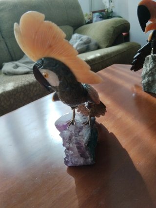 Cacatúa de jade y amatista