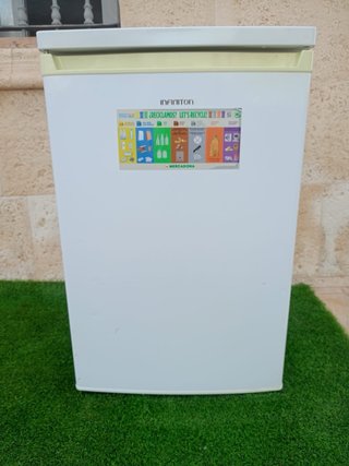 Mini nevera Infiniton con congelador