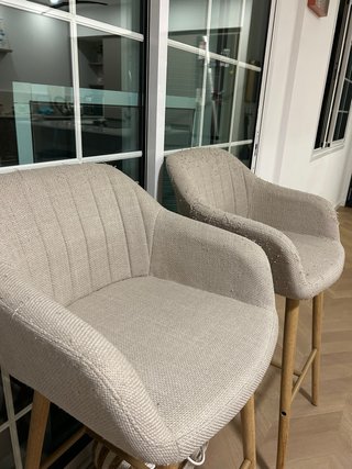 Taburetes altos beige y madera (2 unidades)