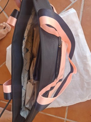 Bolso Privata Negro y Rosa Nuevo