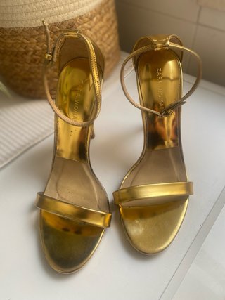 Sandalias Zara Doradas Talla 39