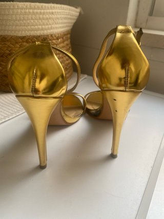Sandalias Zara Doradas Talla 39