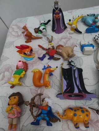 Lote de figuras PVC variadas