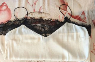 Camisa lencera Stradivarius encaje negro