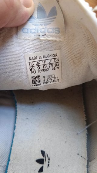 Zapatillas Adidas Blancas y celestes