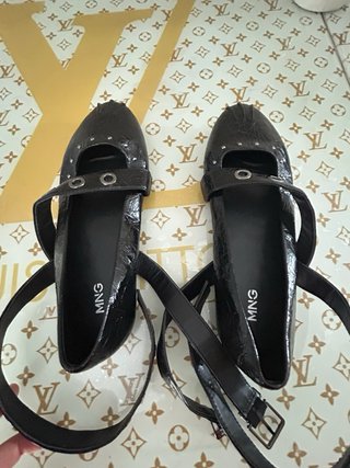 Zapatos Mango negros con tiras
