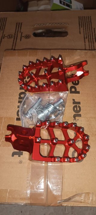 Estriberas aluminio rojo CRF