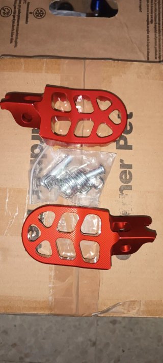 Estriberas aluminio rojo CRF