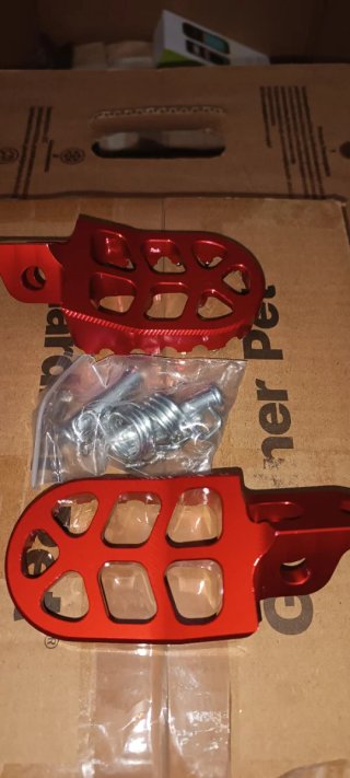 Estriberas aluminio rojo CRF