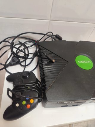 Xbox Clásica Negra + Mando