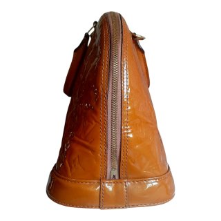 Borsa Louis Vuitton Alma BB in charol arancione