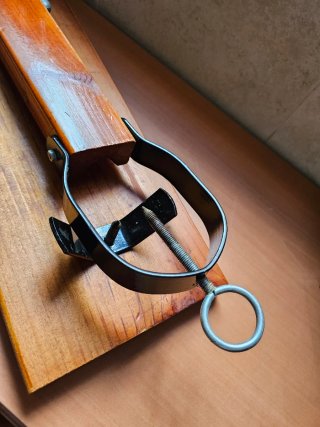 Jamonero de madera con soporte