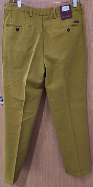 Pantalón chino Emidio Tucci color mostaza