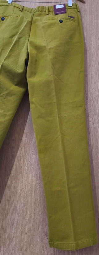 Pantalón chino Emidio Tucci color mostaza