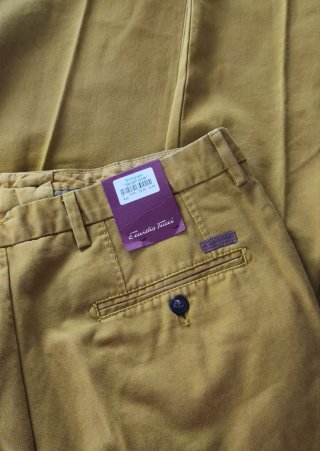 Pantalón chino Emidio Tucci color mostaza