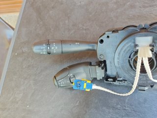 COM2005 Peugeot 307 96640445XT Mando Luces