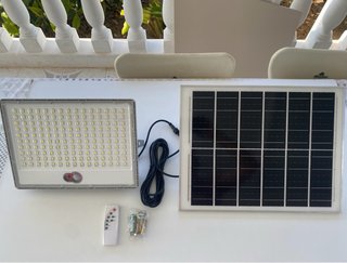 Foco reflector LED Solar 600W Exterior 2400 Lm.