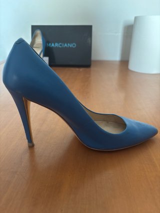 Tacones Marciano by Guess azules
