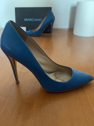 Tacones Marciano by Guess azules