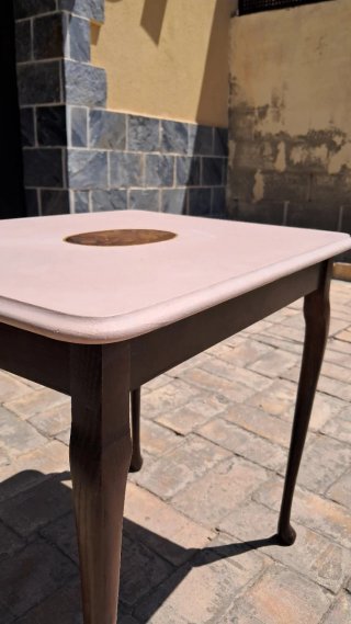 Mesa auxiliar clásica patas cabriolé (restaurada)