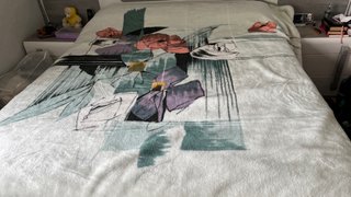 Manta de forro polar con estampado floral