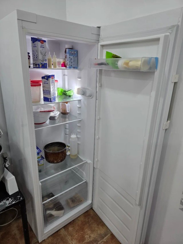 Nevera blanca Indesit sin congelador